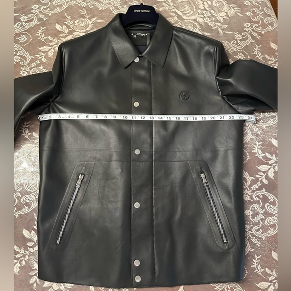 Louis Vuitton Mens Black Lambskin Leather Jacket Size 52. - Picture 14 of 15